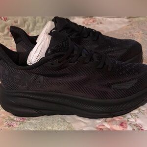 Hokas men’s size 9